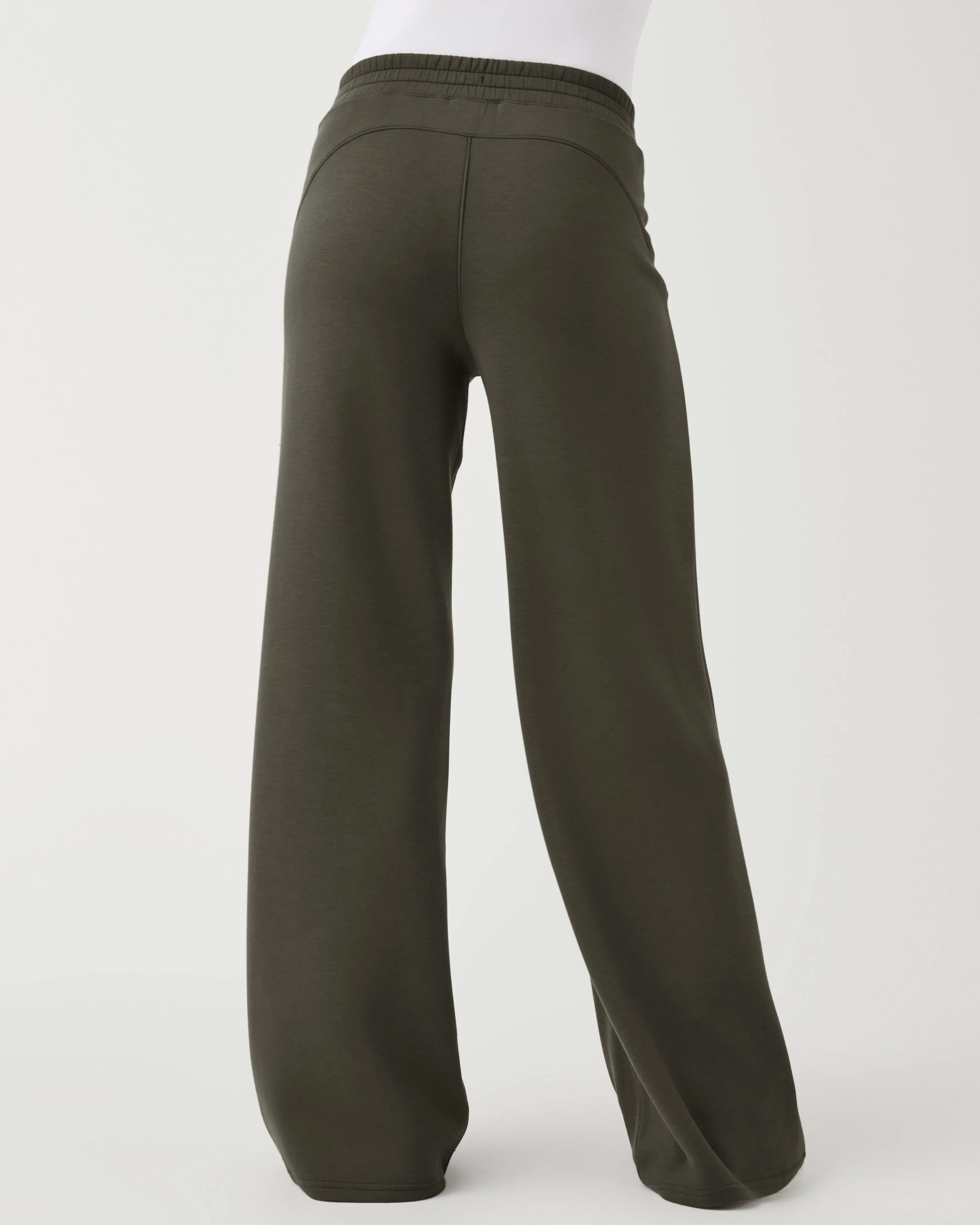 AirEssentials Wide Leg Pant