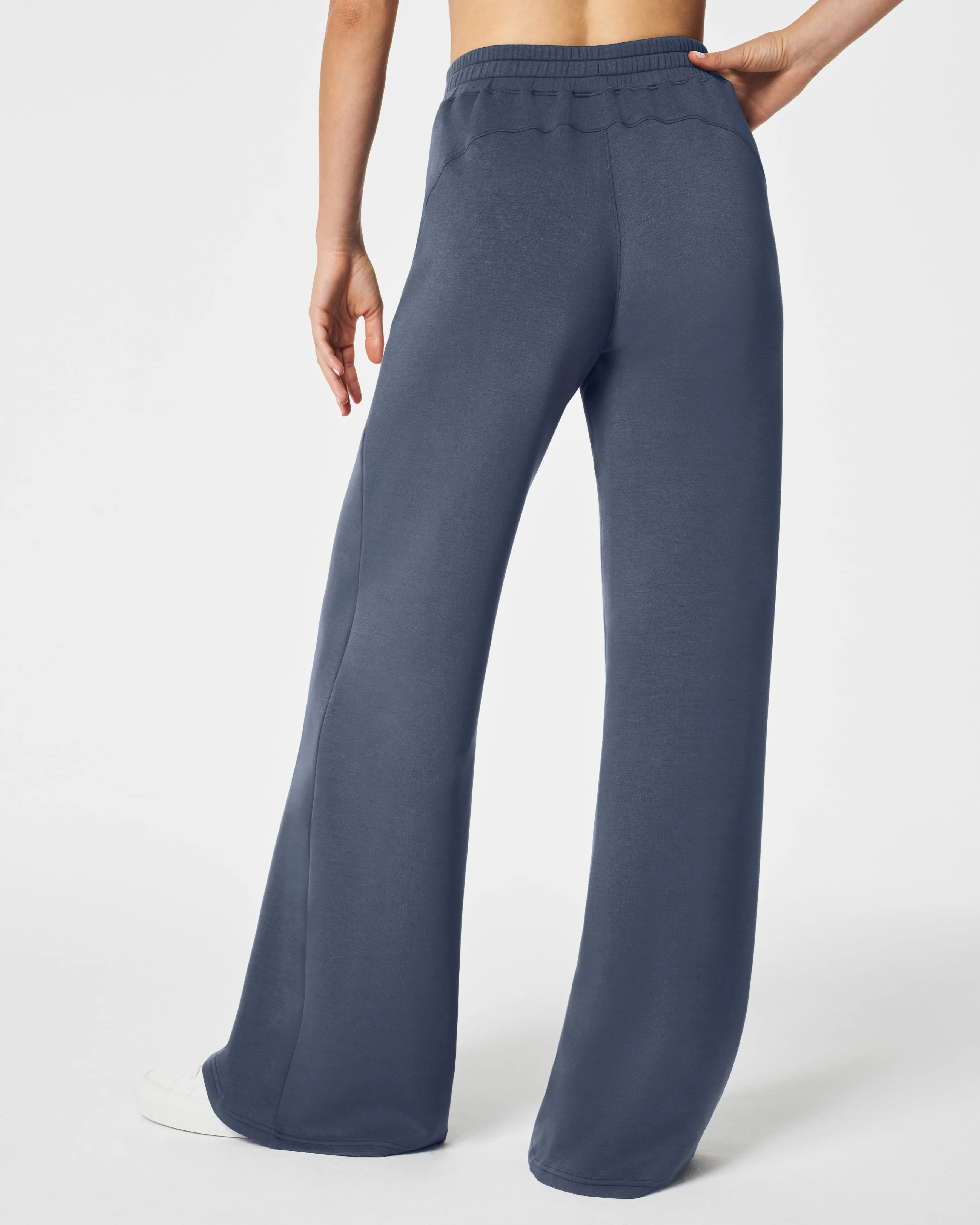 AirEssentials Wide Leg Pant