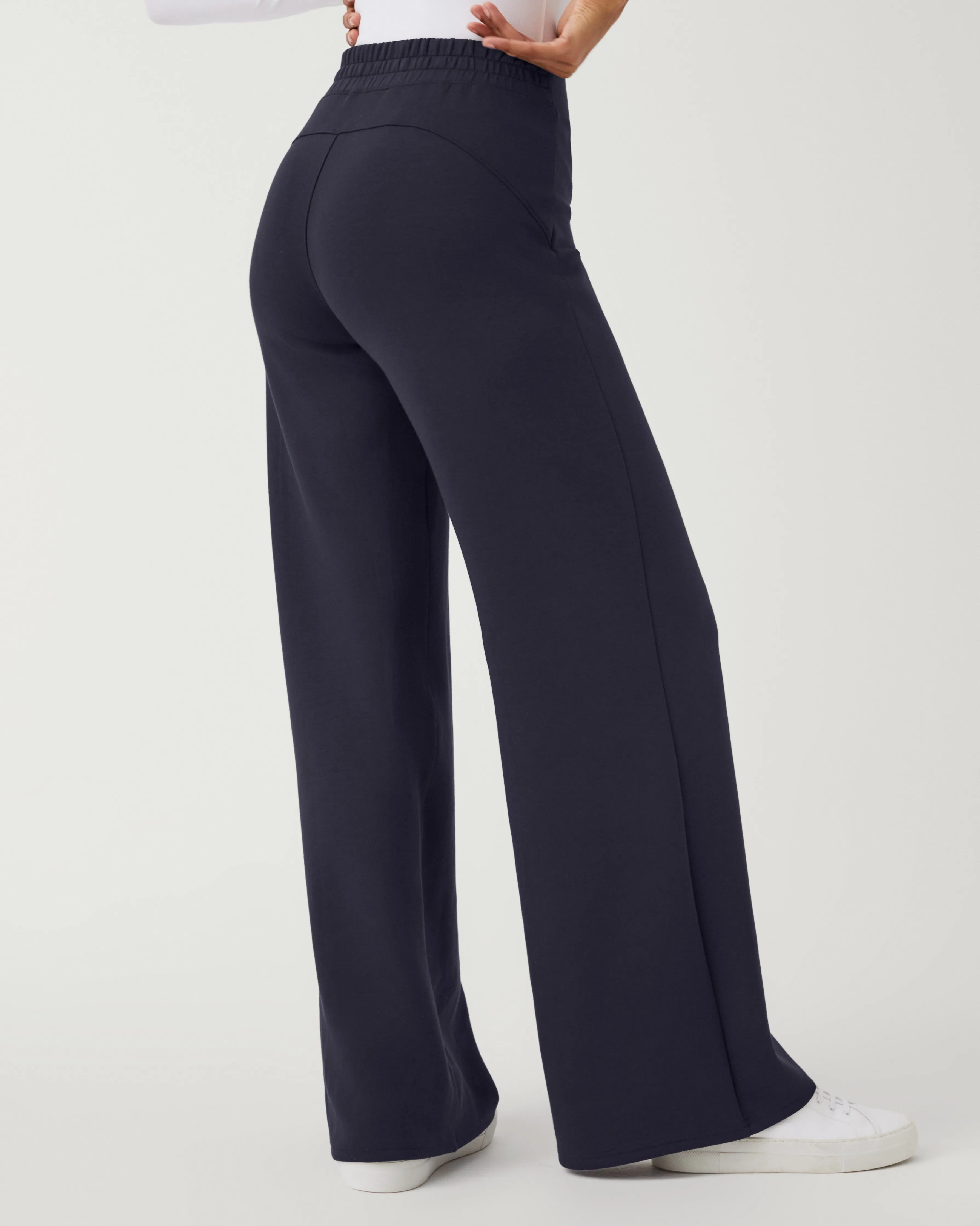 AirEssentials Wide Leg Pant