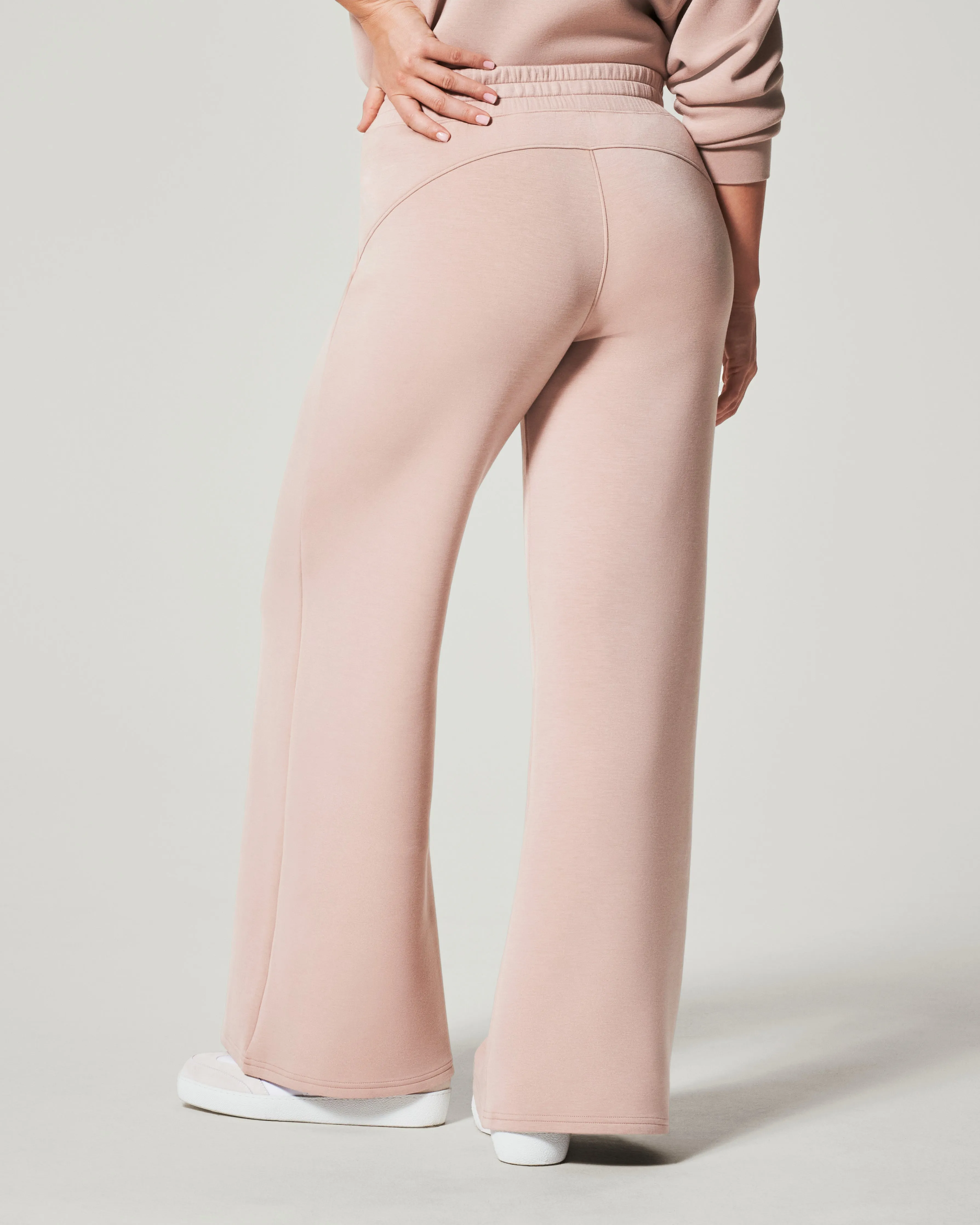 AirEssentials Wide Leg Pant