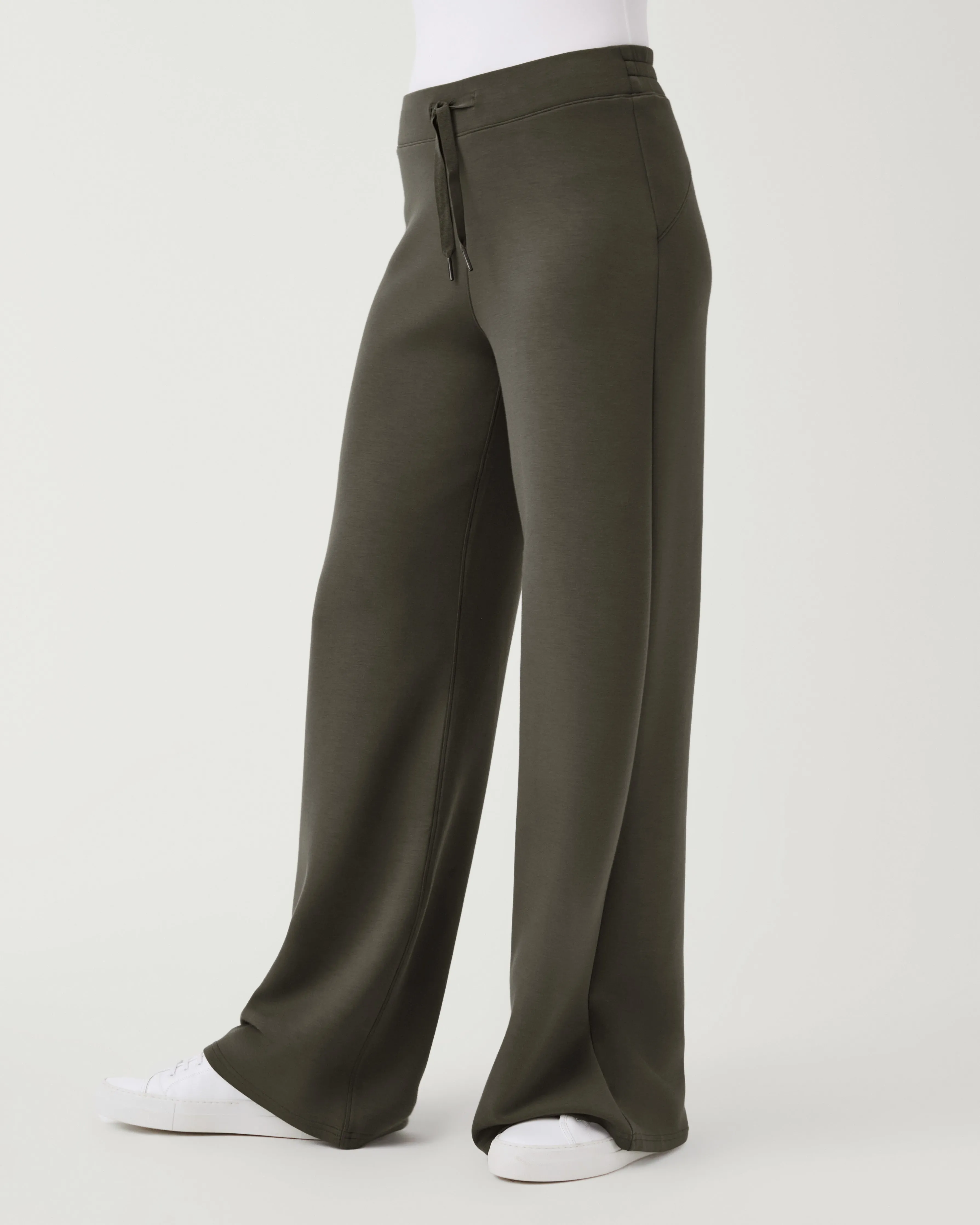 AirEssentials Wide Leg Pant