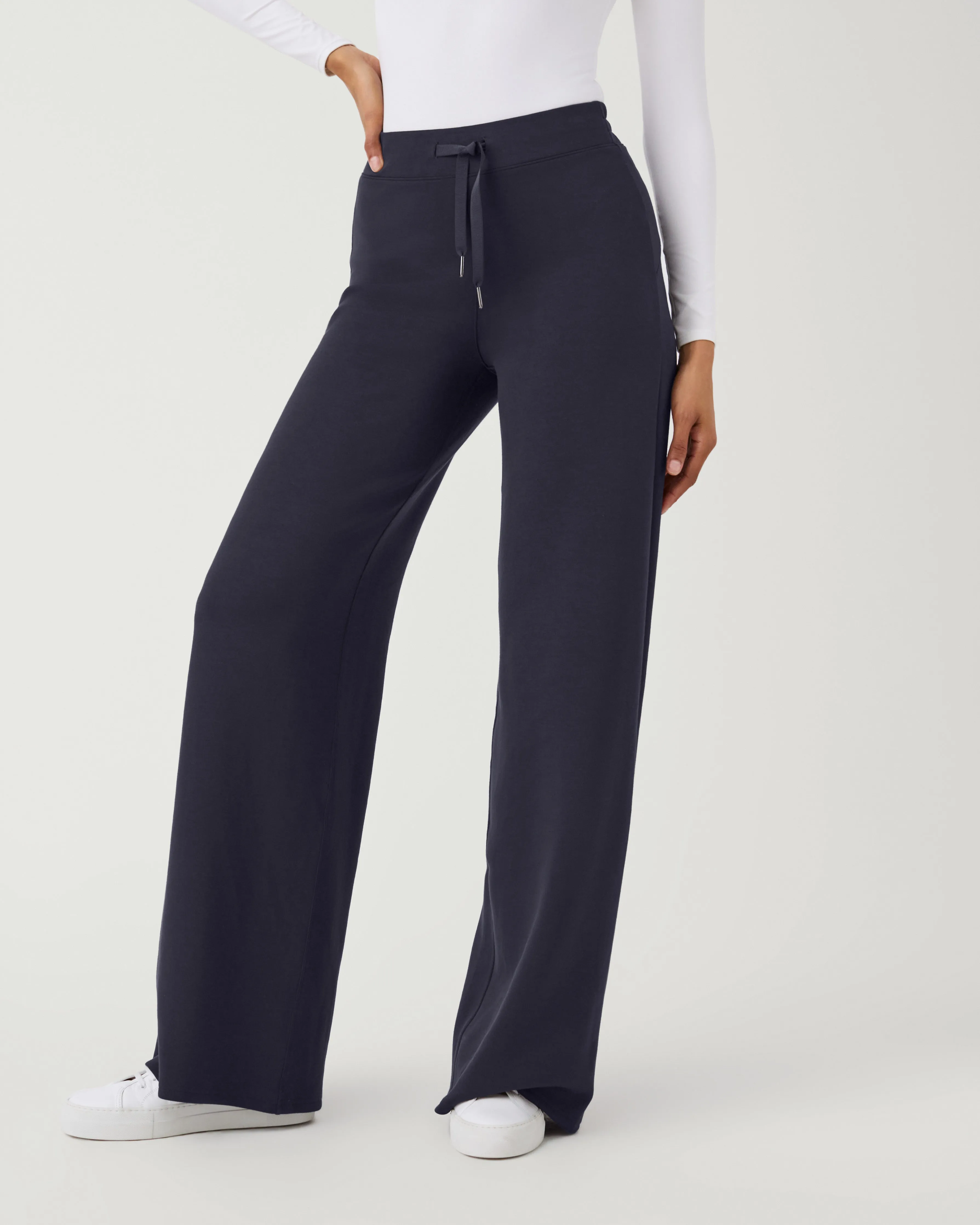 AirEssentials Wide Leg Pant