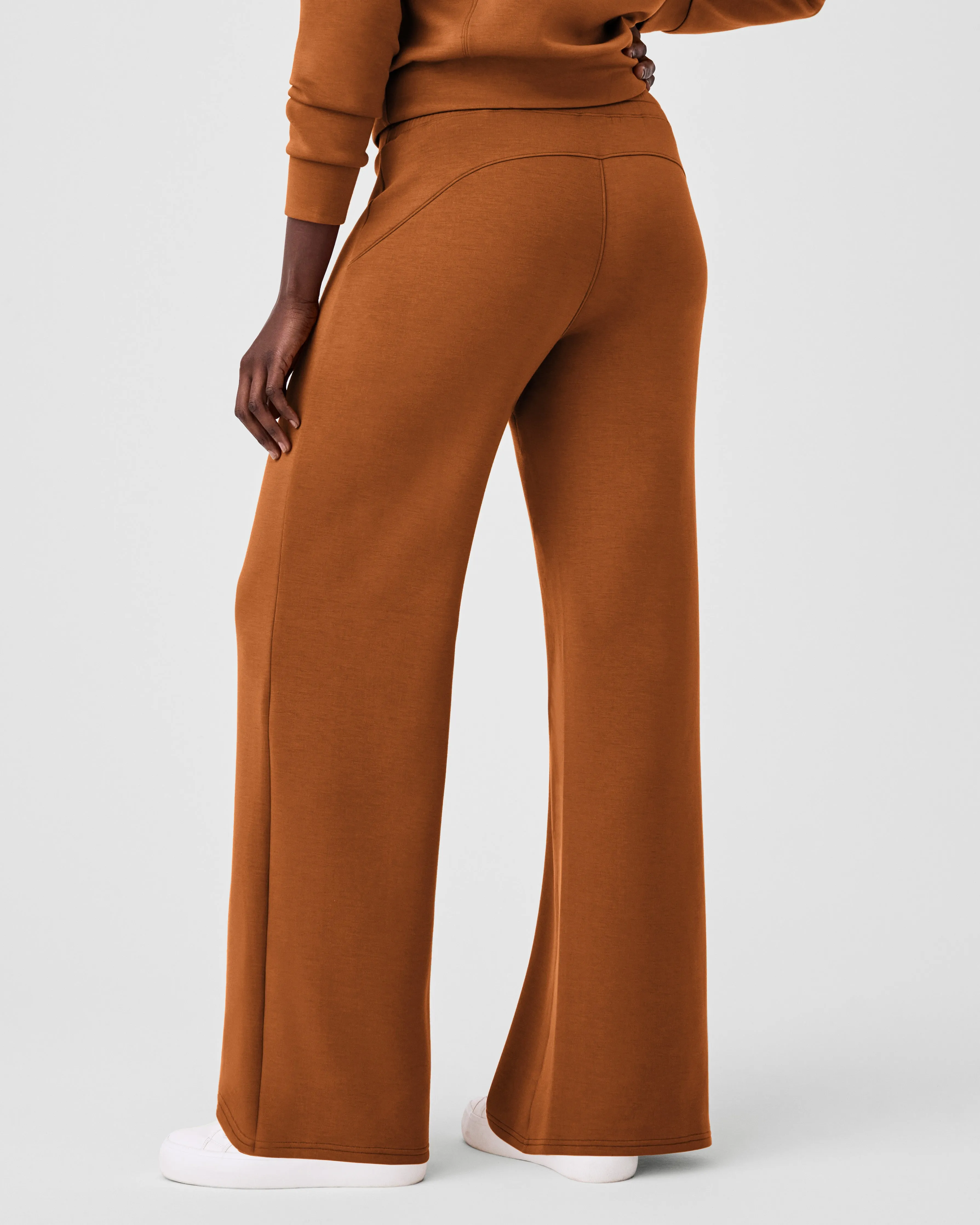 AirEssentials Wide Leg Pant