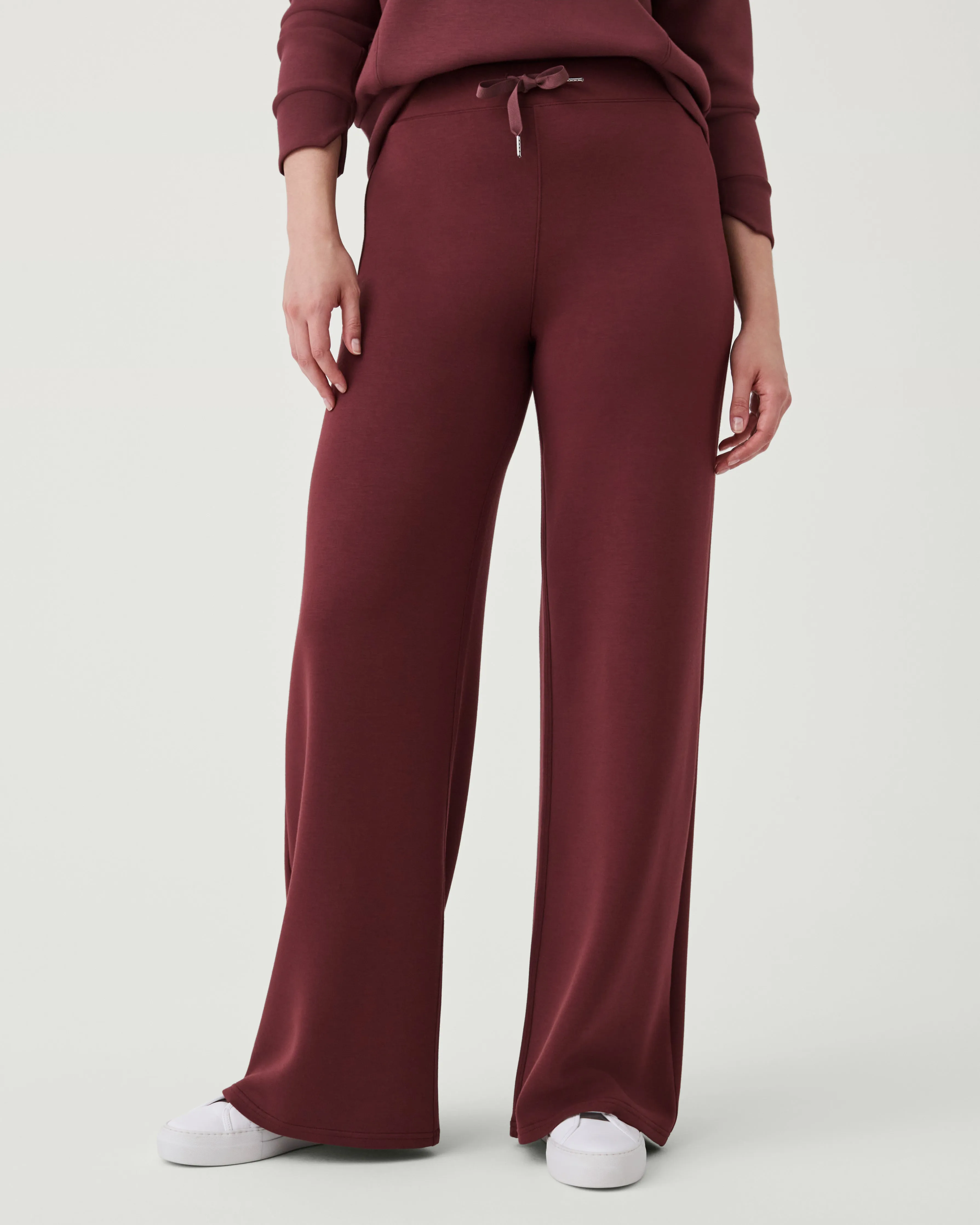 AirEssentials Wide Leg Pant