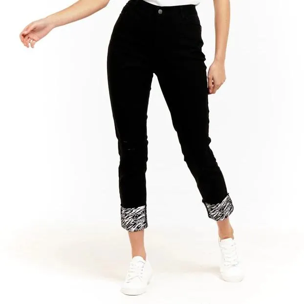 BETTY BASICS - Remi Jeans in Black with a Printed Cuff