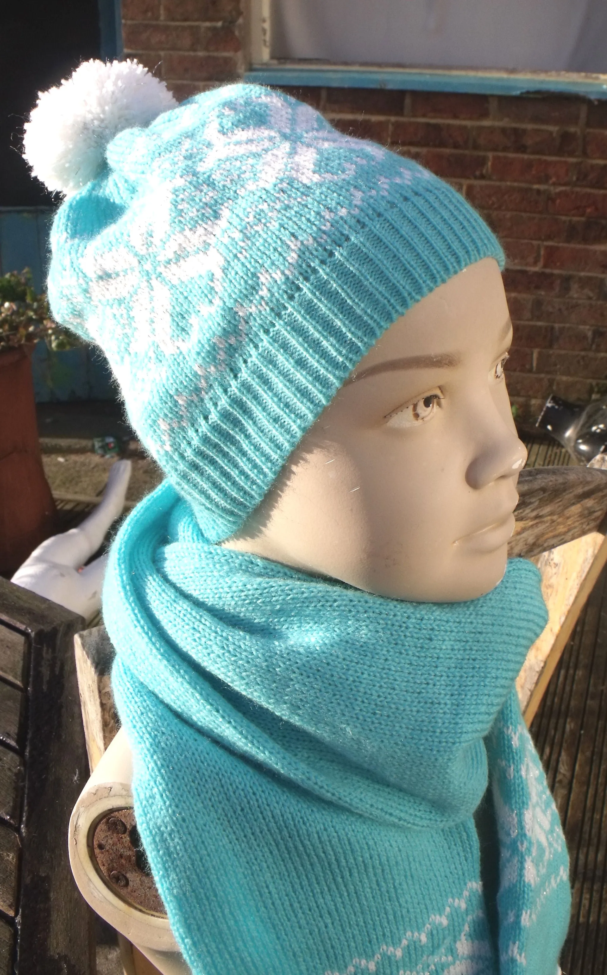 Child's hat and scarf set, snowflakes and frost design.