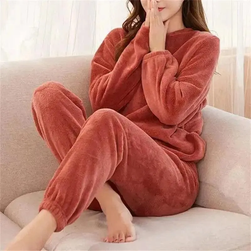 Cozy Plaid Fleece Hoodie Blanket: Trendy Winter Loungewear for Women