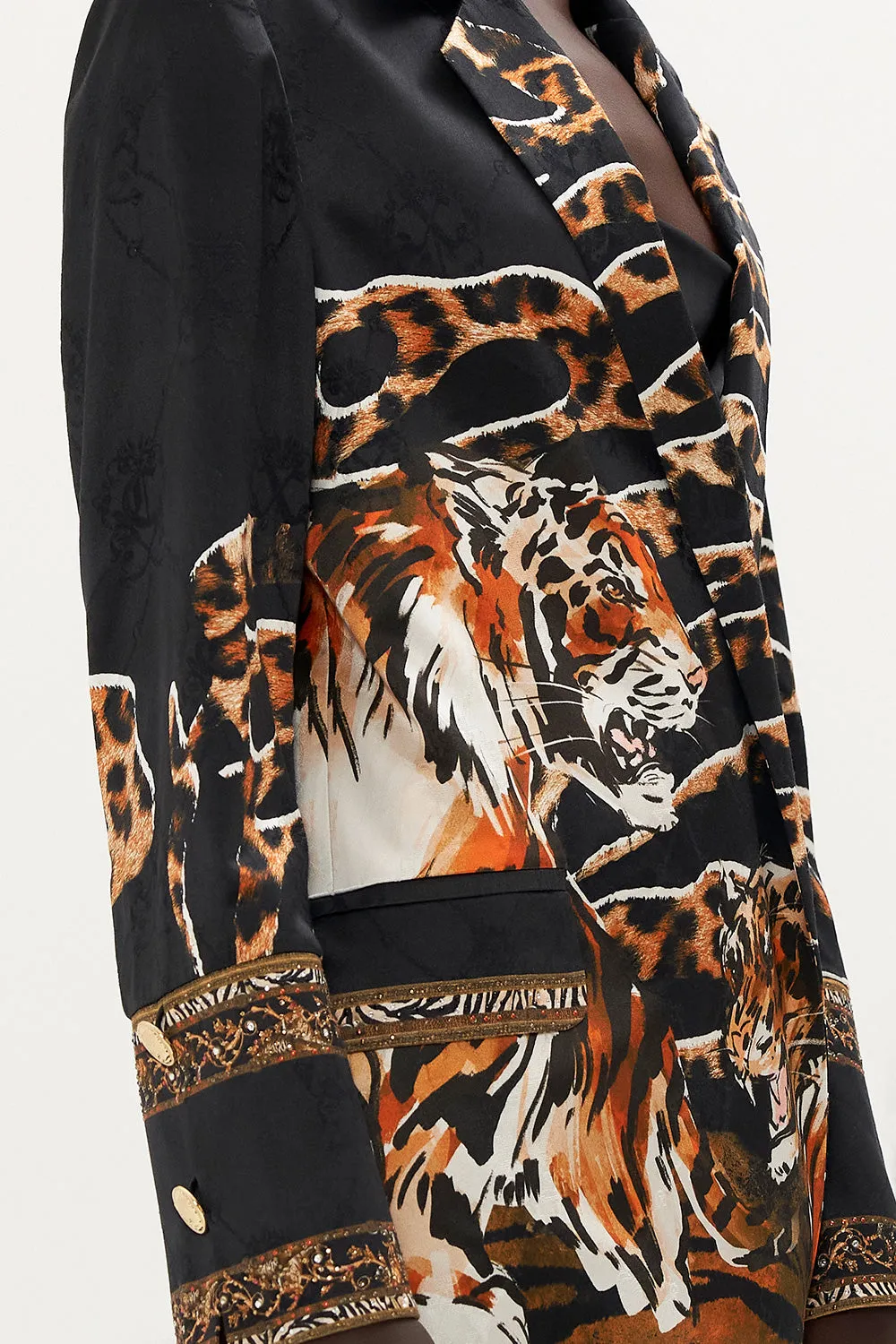 CUFFED SHORT COAT TIGER TALK