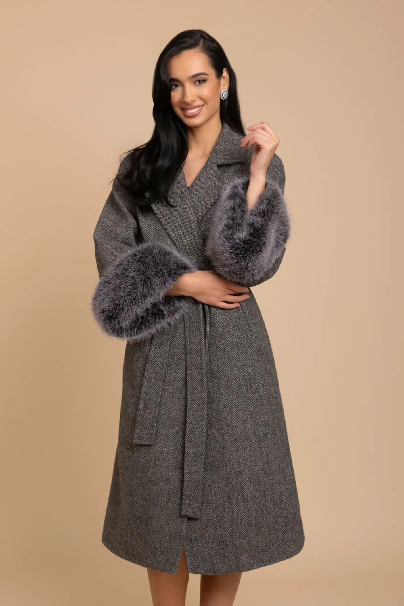 'Film Noir' Wool Tweed and Faux Fur Belted Coat in Grigio