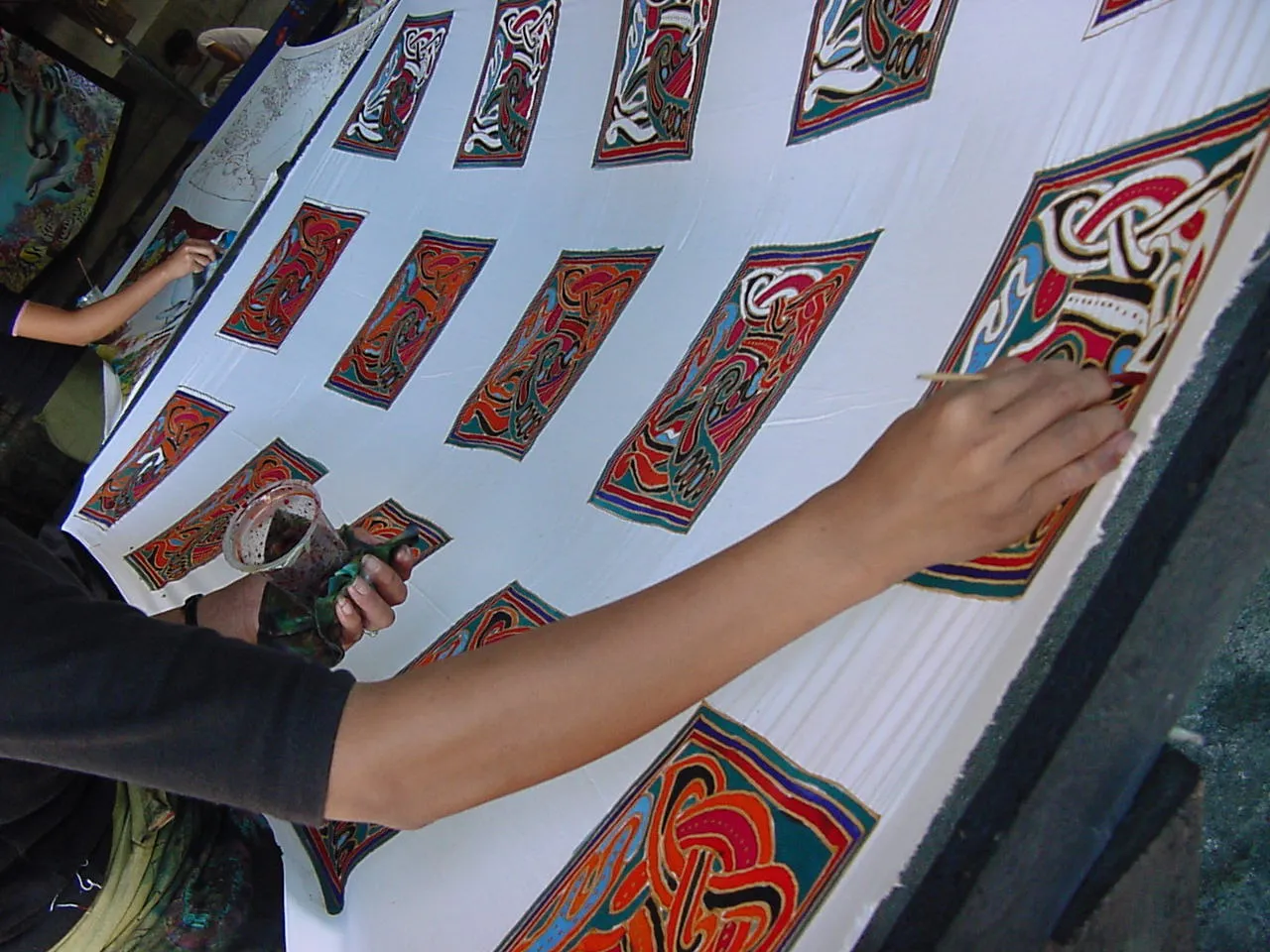 HIGH QUALITY HAND PAINTED TEXTILE FABRIC HALF SARONG OR BEACH SKIRT SIGNED BY THE ARTIST: DETAILED MOTIFS OF BLOOMING DOUBLE HIBISCUS, RICH COLORS 74" x 23" (no SC9)