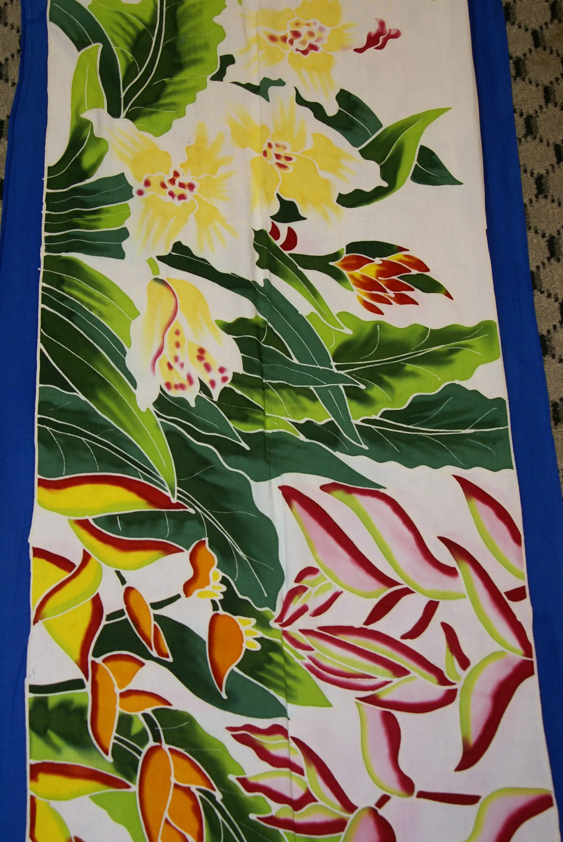 HIGH QUALITY HAND PAINTED TEXTILE FABRIC HALF SARONG OR BEACH SKIRT SIGNED BY THE ARTIST: DETAILED MOTIFS OF BLOOMING GINGER, BIRD OF PARADISE, TROPICAL PLANTS, RICH COLORS 74" x 23" (no SC10)