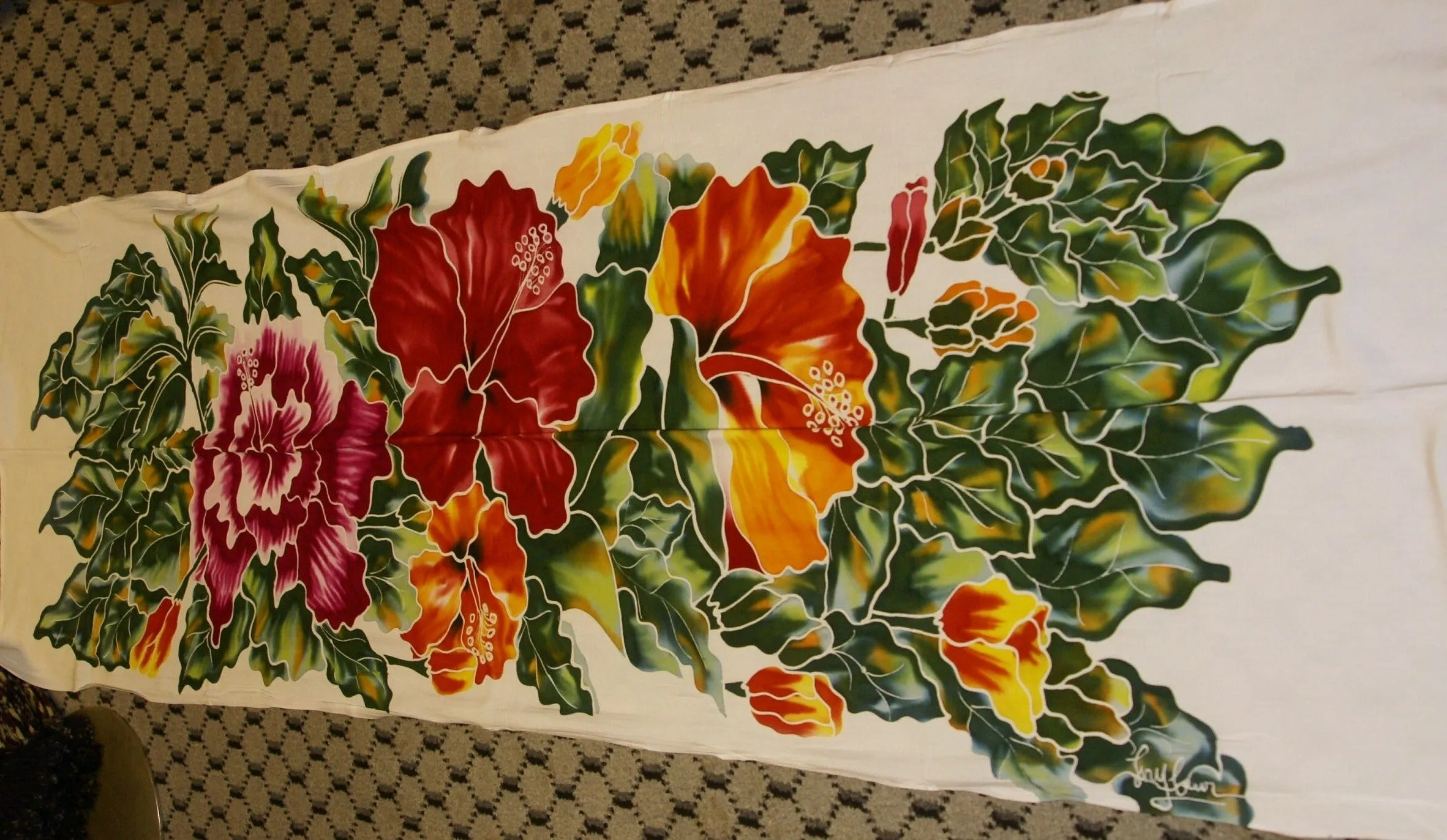 HIGH QUALITY HAND PAINTED TEXTILE FABRIC HALF SARONG OR BEACH SKIRT, SUMMER TABLE RUNNER, SIGNED BY THE ARTIST: DETAILED MOTIFS OF BLOOMING HIBISCUS ON WHITE BACKGROUND, RICH COLORS 74" x 23" (no SC14)