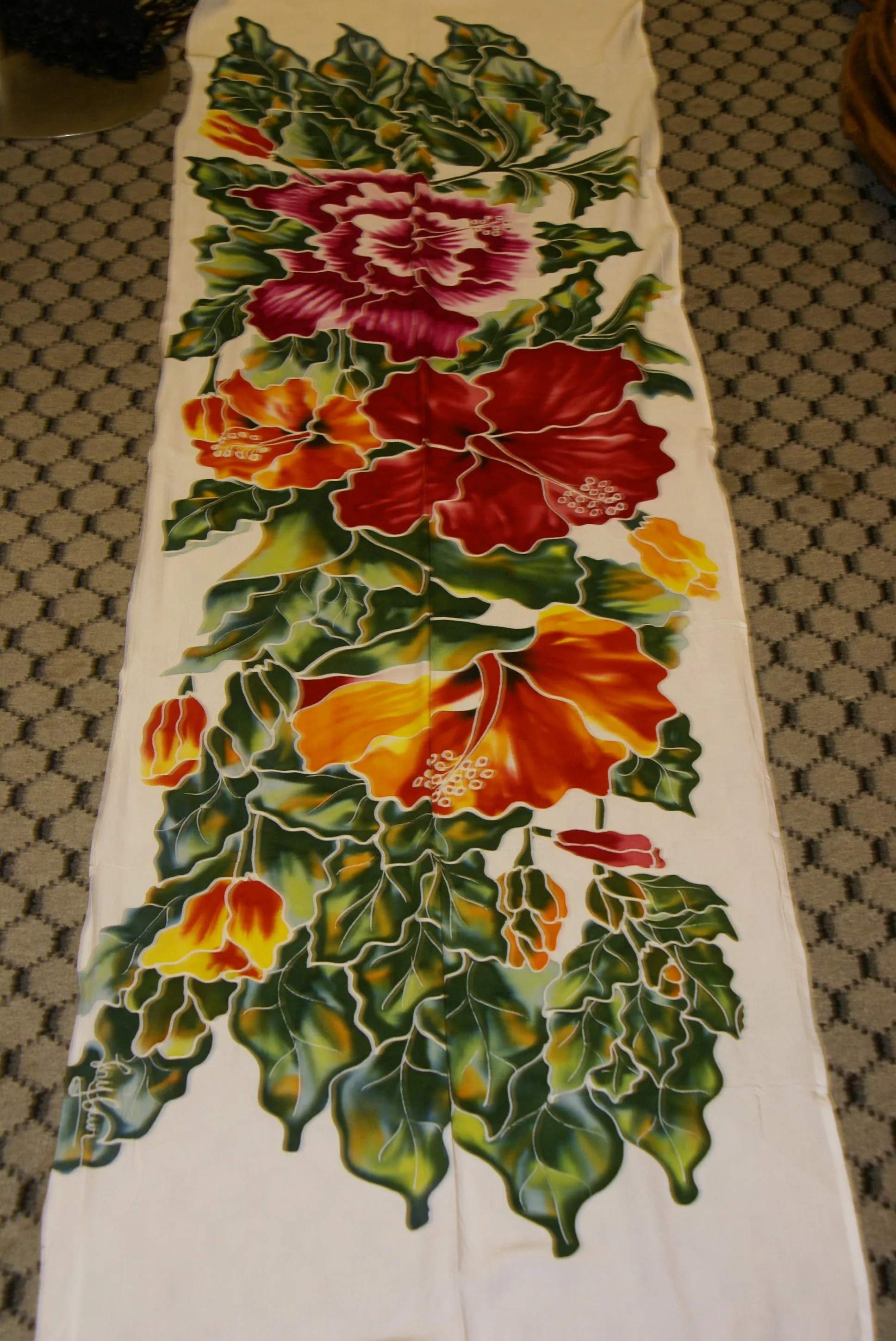 HIGH QUALITY HAND PAINTED TEXTILE FABRIC HALF SARONG OR BEACH SKIRT, SUMMER TABLE RUNNER, SIGNED BY THE ARTIST: DETAILED MOTIFS OF BLOOMING HIBISCUS ON WHITE BACKGROUND, RICH COLORS 74" x 23" (no SC14)