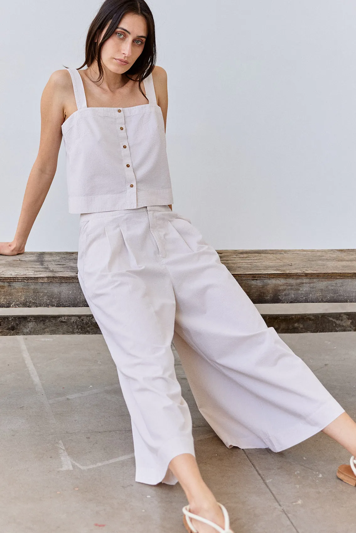 Pleated Wide-Leg Seersucker Cotton Trousers - Crudo