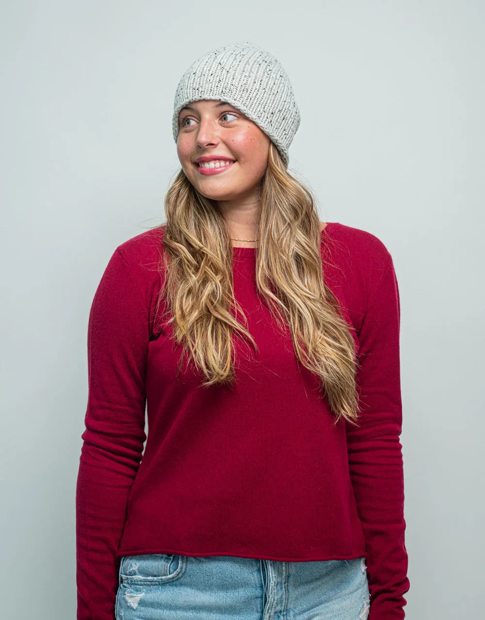 The Short Tube Cashmere Beanie in Silver Dot