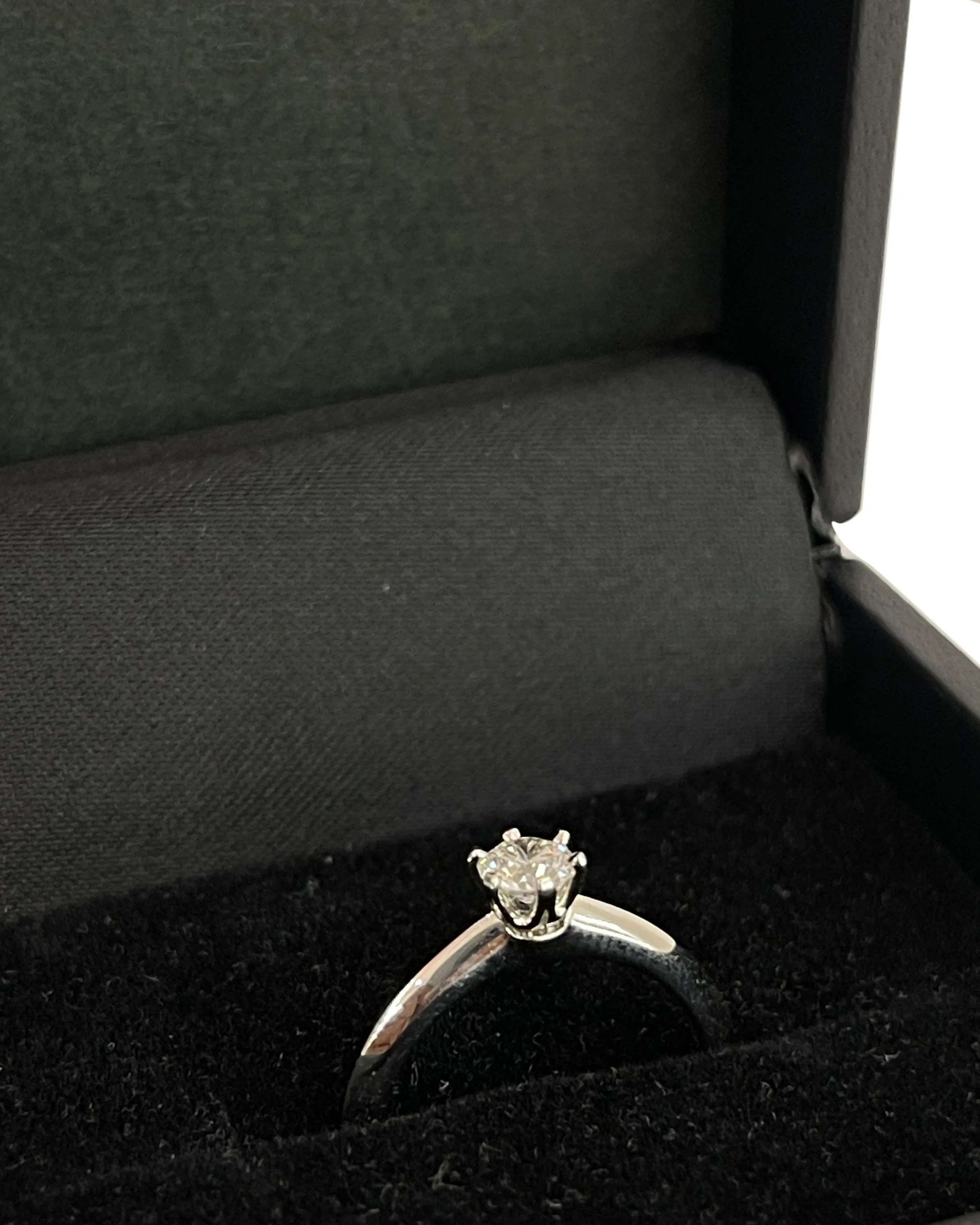 Tiffany & Co Classic Prawn Platinum 0.37 Carat If Diamond Ring With Tiffany Certificate